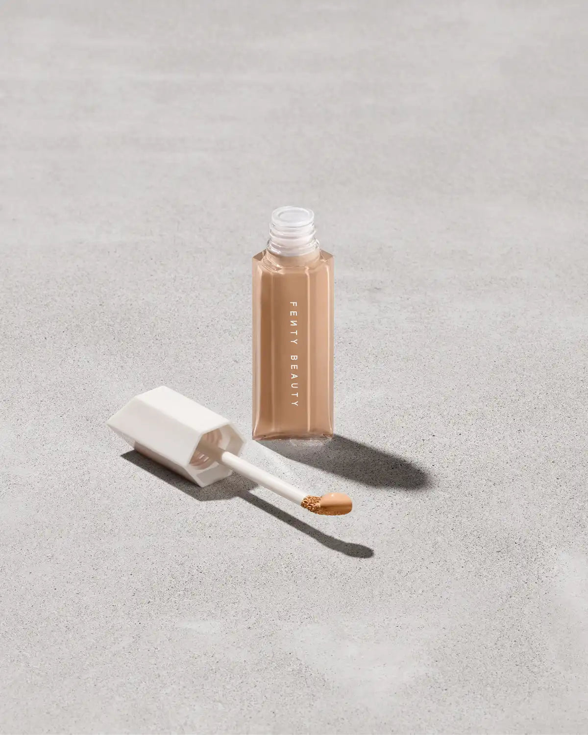 We're Even Hydrating Longwear Concealer — 260N