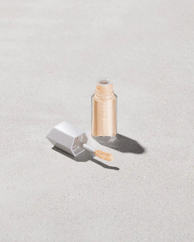 We're Even Hydrating Longwear Concealer — 220W